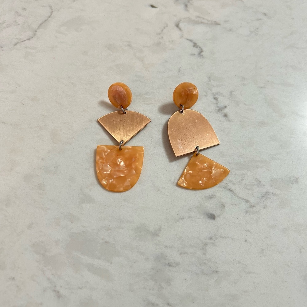 Fossil asymmetrical dangle earrings in rose gold